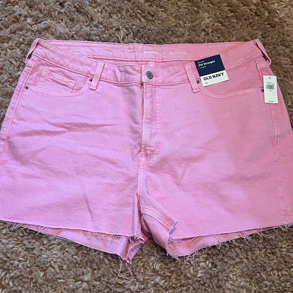 Old Navy High Rise OG Straight High Rise Cutoff 3 Inch Shorts / 18